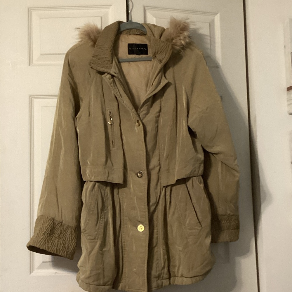 Gallery Tan Women's Jacket with Faux Fur Trim